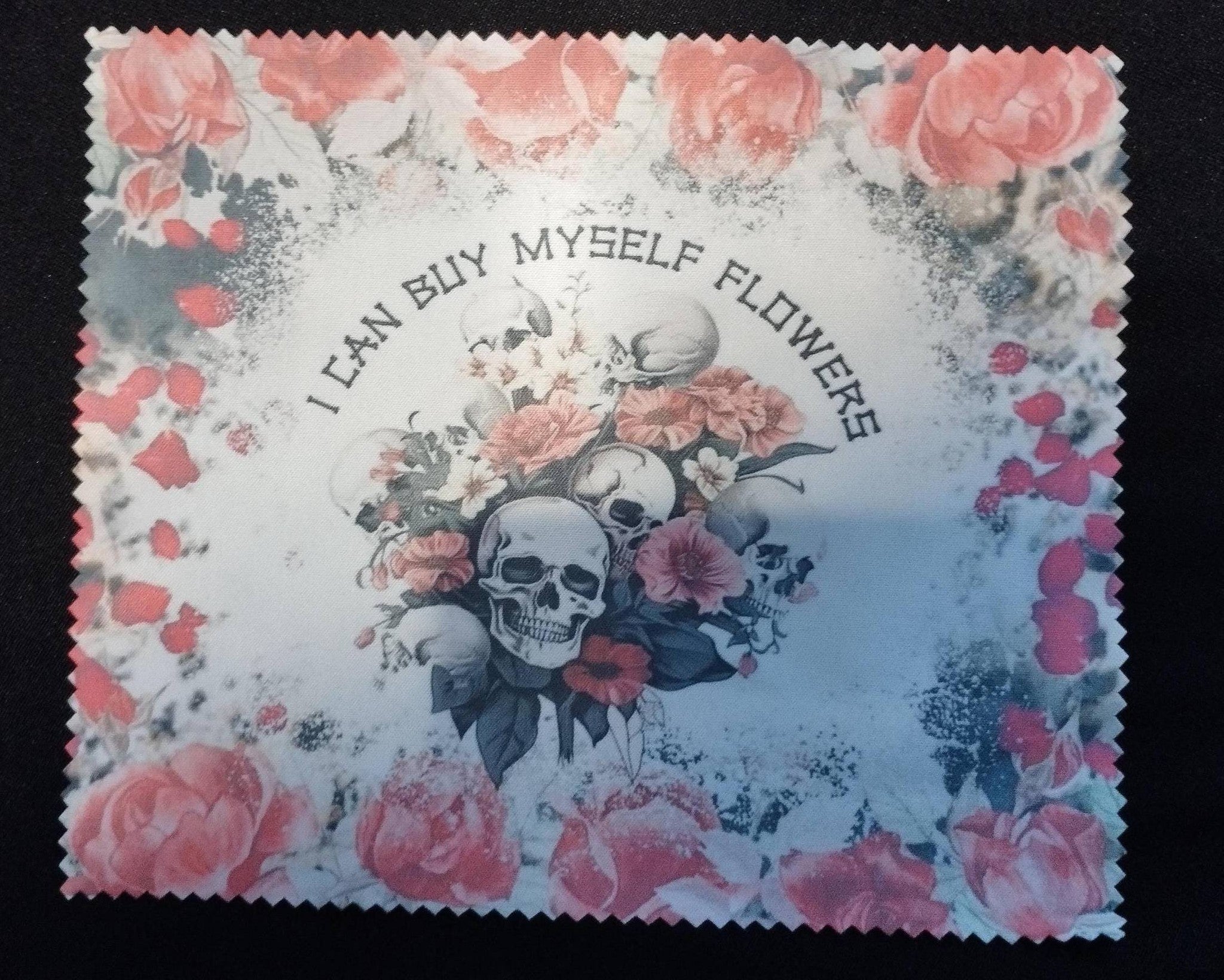 Lens cloth, glasses cloth, Skull and flowers