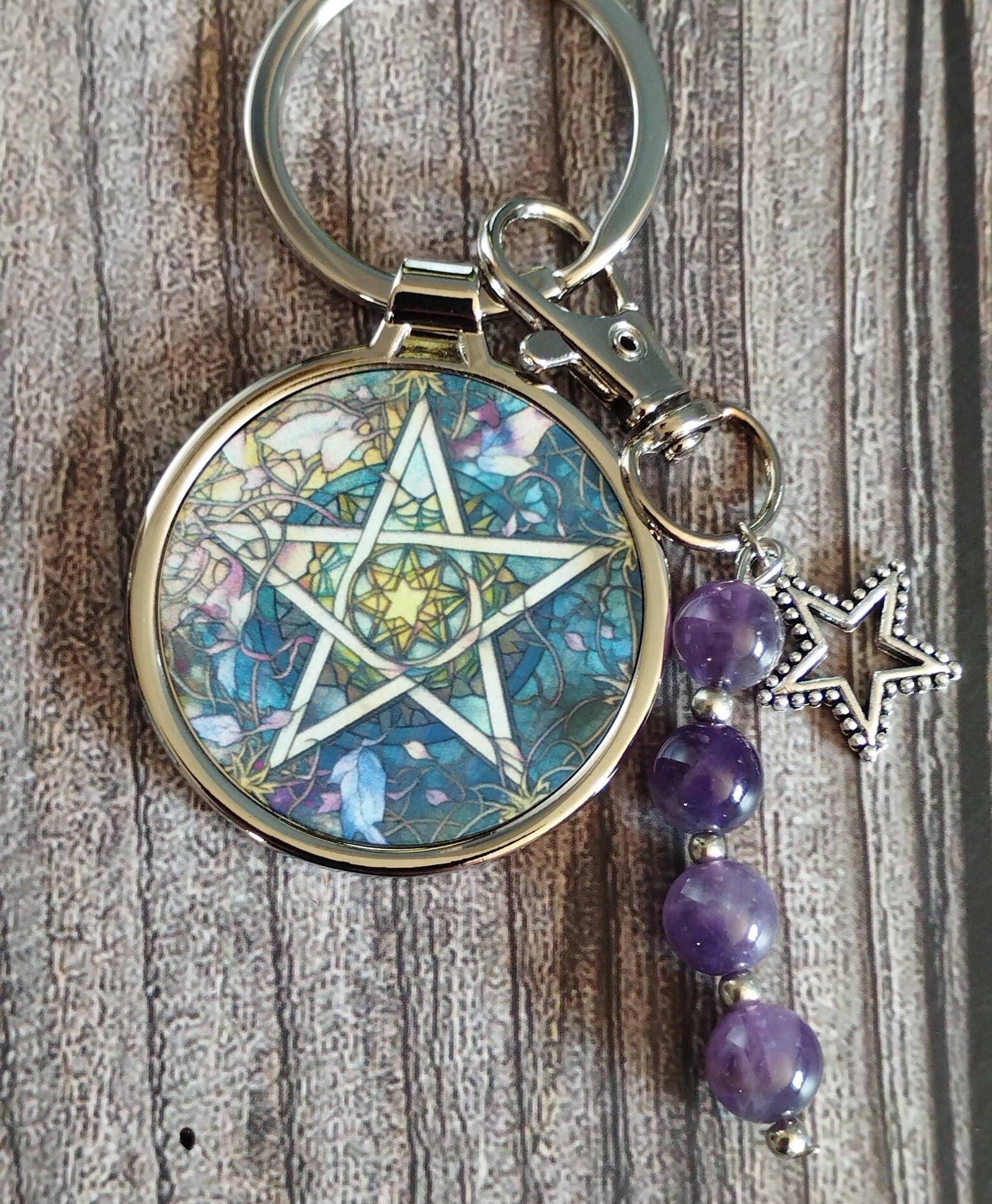Pentagram keyring, Witch keyring with amethyst crystals and a charm