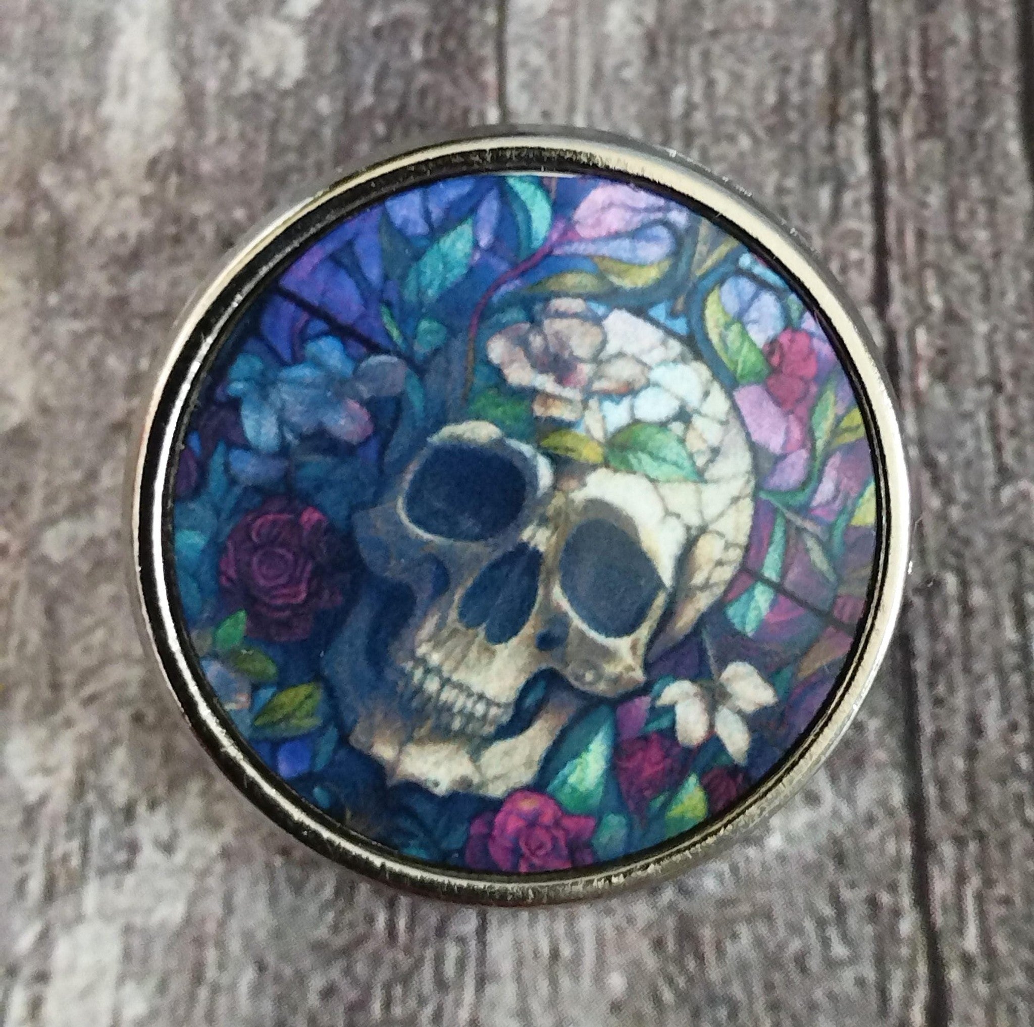 Skull Lapel Pin Badge: Metal Jacket Accessory