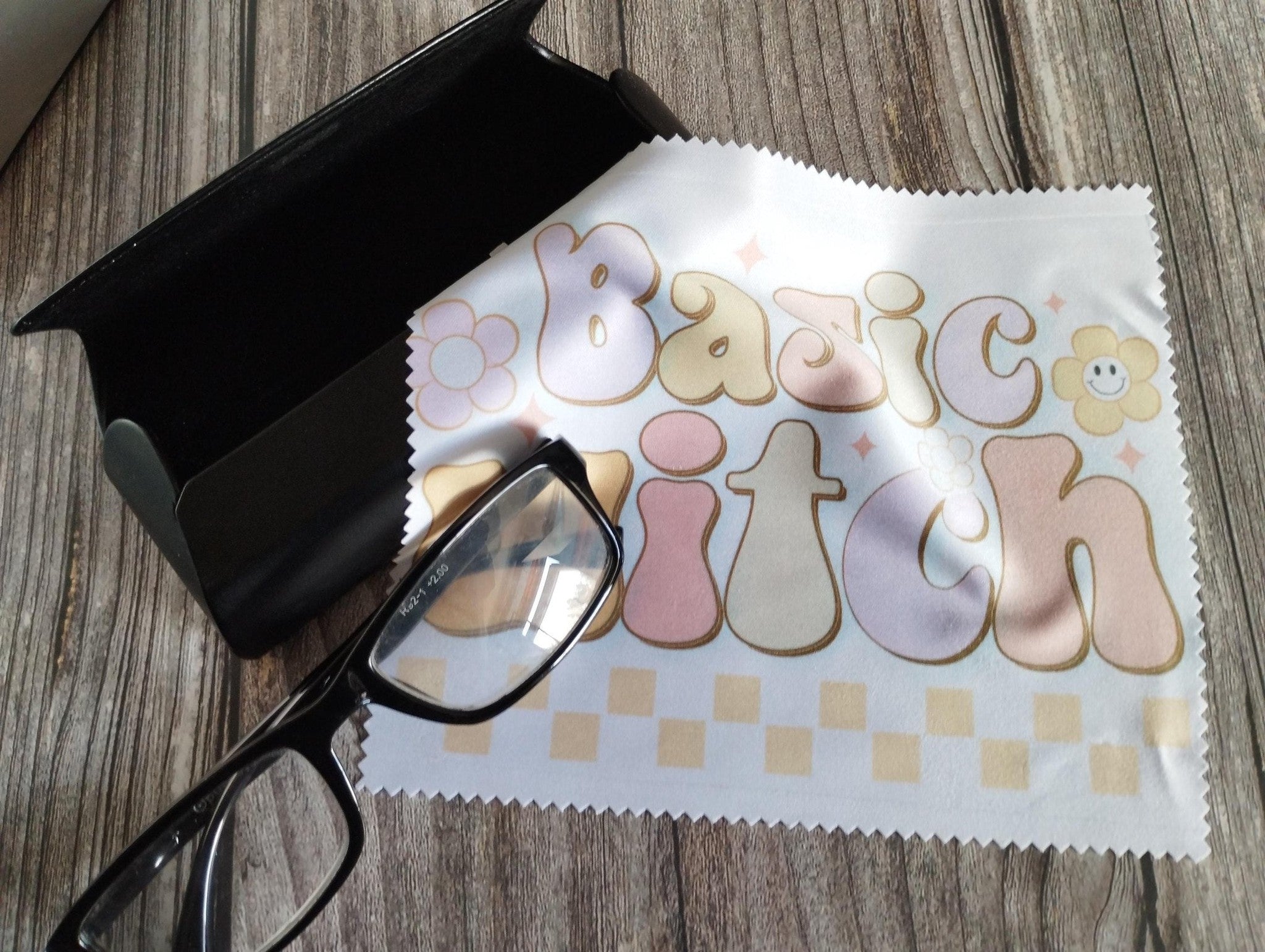 Witch lens cloth, Witch glasses wipe, spectacle cleaner