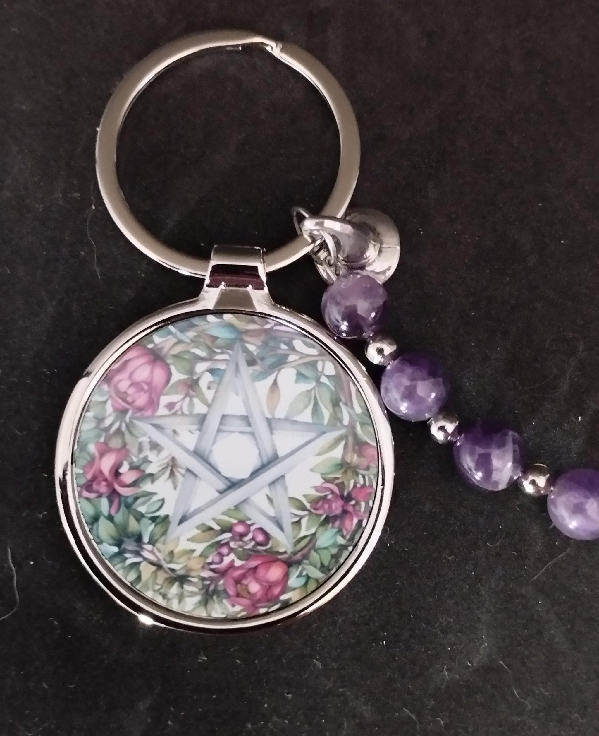 Pentagram keyring, Witch keyring with amethyst crystals and a charm